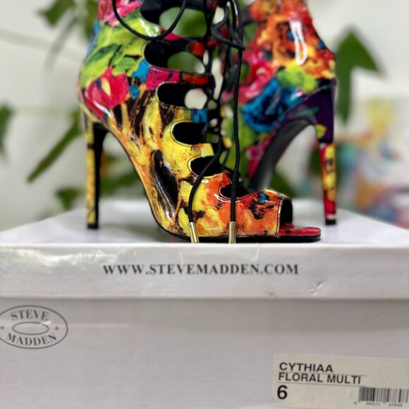 🎨 Steve Madden Multicolor Lace-Up Heels 🎨 - Picture 6 of 7